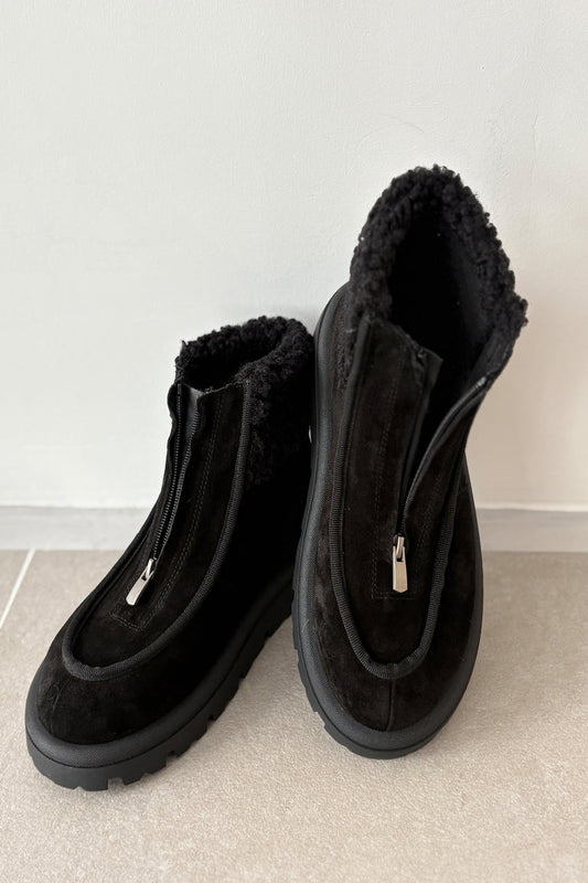 Genuine Leather Suede Women's Boots With Front Zipper Detail And Fur