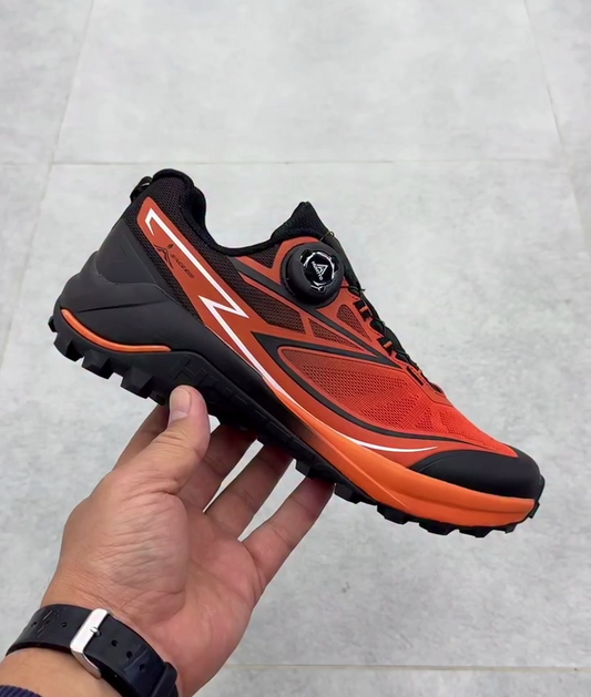 Low-Cut Waterproof Hiking Shoes With Rotating Lacing System