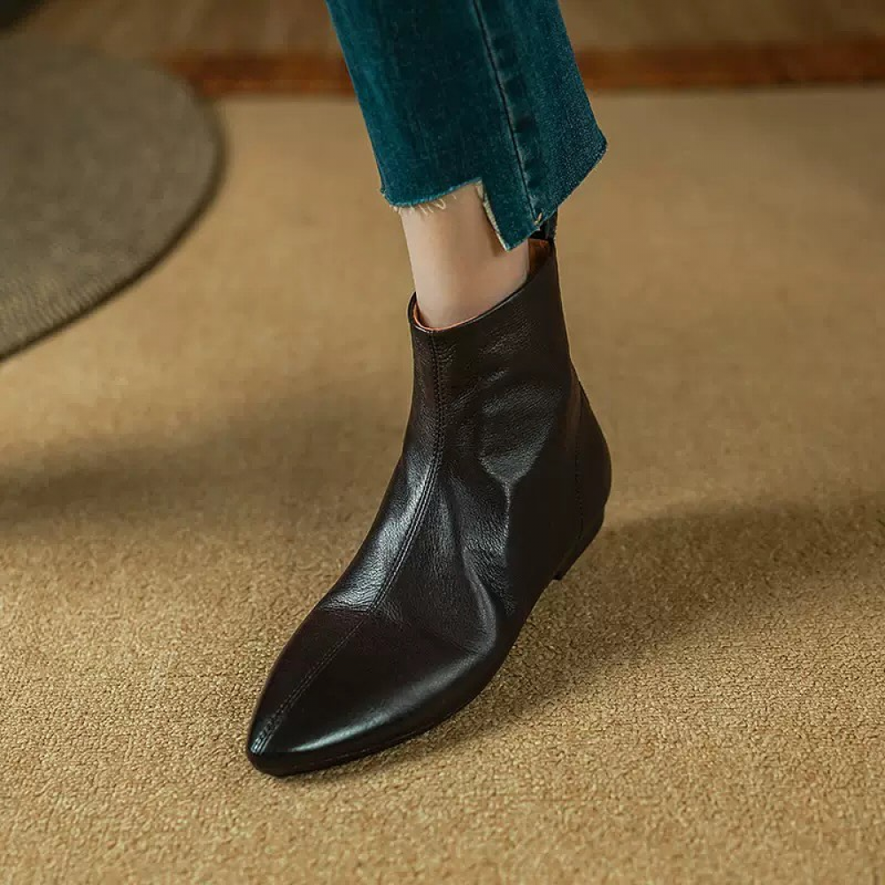 Retro Pointed Toe Flat Ankle Boots