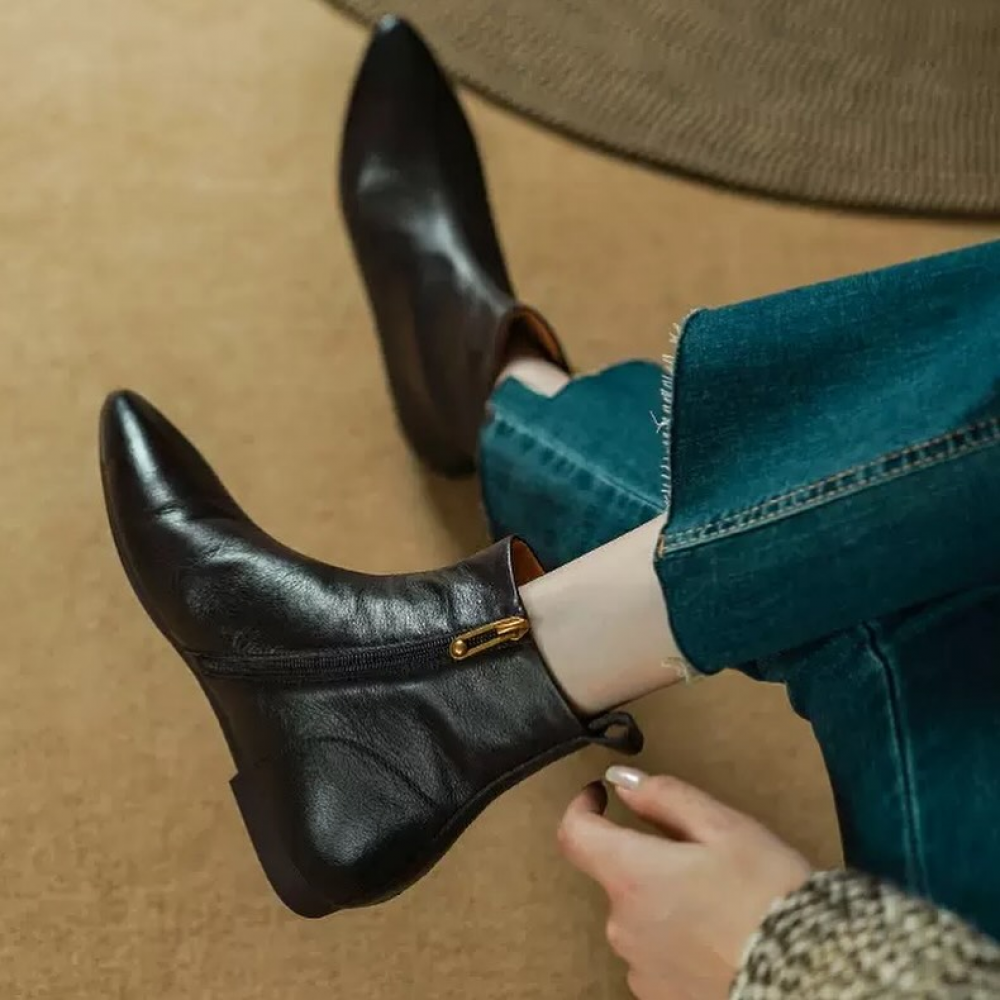 Retro Pointed Toe Flat Ankle Boots