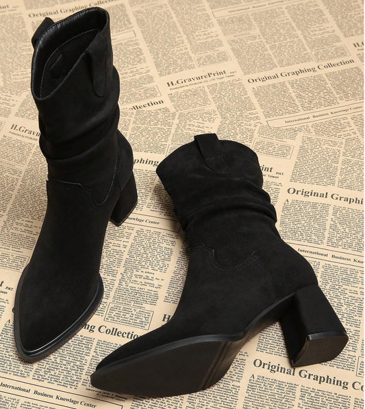 Slouch Heeled Boots With A Stacked Heel