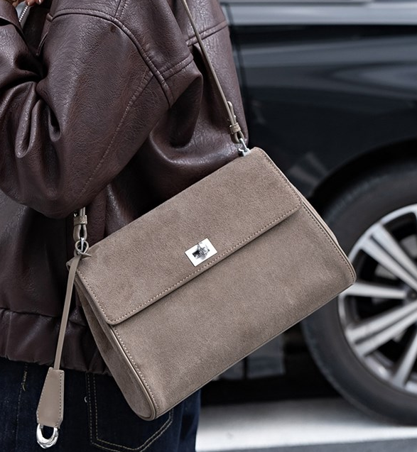 Chic Suede Underarm Bag